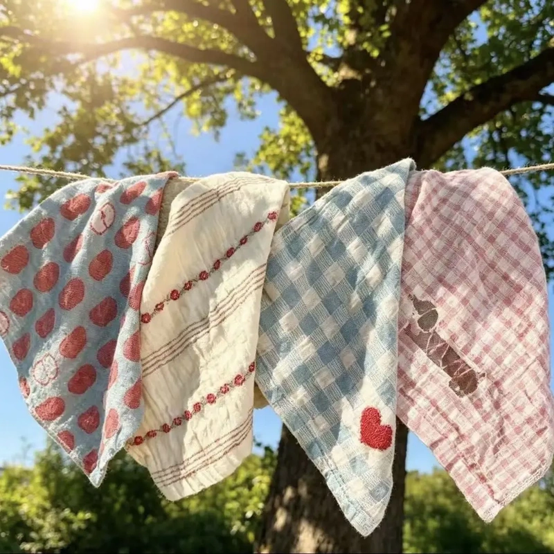 Cartoon Cute Square Towel, Soft, Skin-Friendly, Absorbent, Household Face Towel, Multi-Functional, Comfortable, Cotton and Linen, Quick-Drying Small Towel