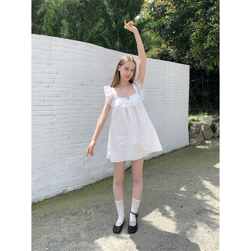 Soomie Korean-Style Three-Dimensional Floral Embellishment Patchwork Flutter Sleeve White Lace Trim Dress Suspender Doll Dress Soomie Korean-Style Three-Dimensional Floral Embellishment Patchwork Flutter Sleeve White Lace Trim Dress Suspender Doll Dress