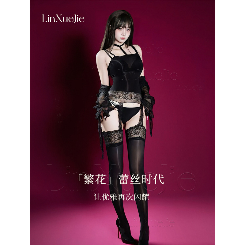 Senior Sister Lin's "Flowers in Bloom" Sexy 6D Horse Oil Lace Camisole Bodysuit Creates an Atmospheric Date Look with Beautiful Legs and Black Stockings Senior Sister Lin's "Flowers in Bloom" Sexy 6D Horse Oil Lace Camisole Bodysuit Creates an Atmospheric Date Look with Beautiful Legs and Black Stockings