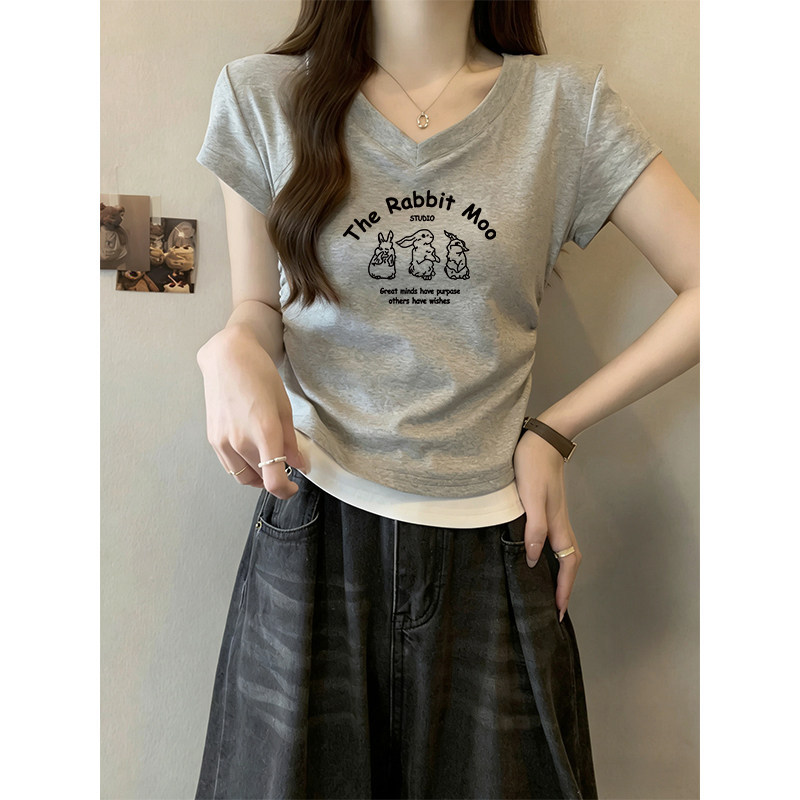 Ins American-Style Spicy Girl Color-Blocking Fake Two-Piece Short-Sleeve T-Shirt 2026 Summer New V-Neck Regular Shoulder Cinched Waist Pure Desire Top