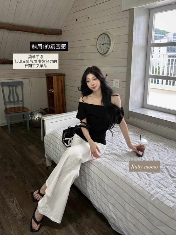 The Exclusive Vibe of the Slanted Shoulder T-Shirt: Irregular Slim-Fit Knotted Top