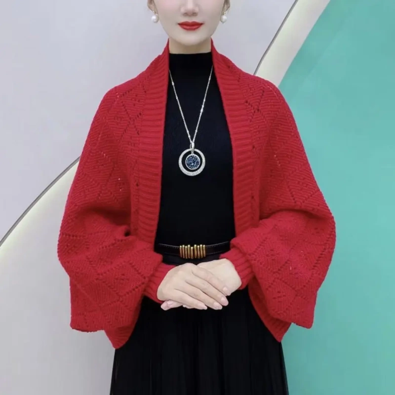 [Premium Edition] New Autumn and Winter Fashion Checkered Hollow-Out Shawl, Stylish and Versatile, Warm and Trendy Knitted Cardigan J