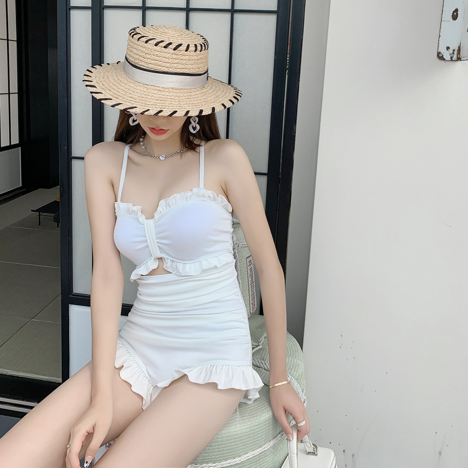 Swimsuit women Summer 2021 new sexy small breasted steel entrusted to cover the slim and conservative Chater Back Strap Swimsuit