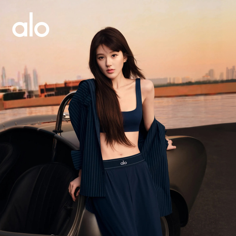 [Same Style as Zhao Lusi] Alo｜Women's Daylight Loose Casual Fine Striped Long-Sleeved Shirt