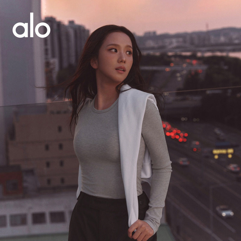 [Same Style as Jisoo] Alo｜Women's Slim-Fit Sports Ribbed Modal Casual Stretch Long-Sleeved T-Shirt