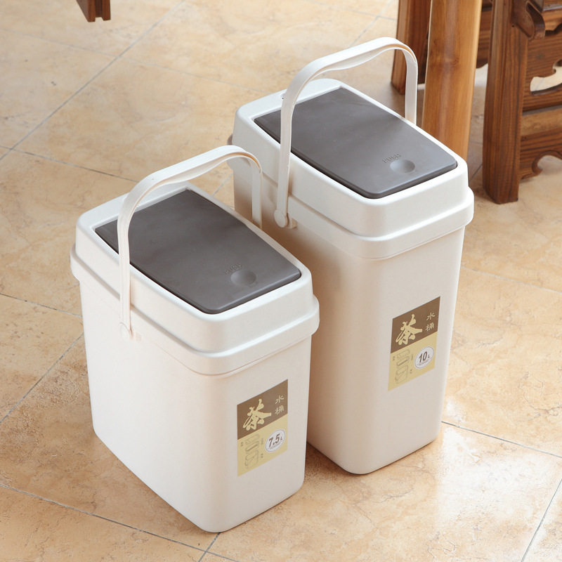 Tea bucket with handle + tea residue separation design