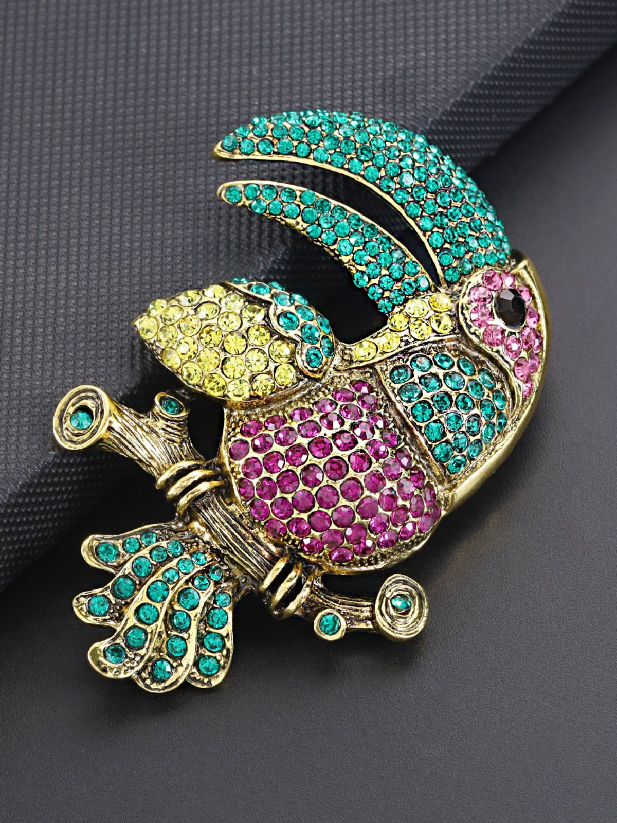Exaggerated and Grandiose Animal Brooch with Full Rhinestone Alloy Design of a Toucan Parrot for Women, Suitable for Cross-Border Trade and Clothing Accessories