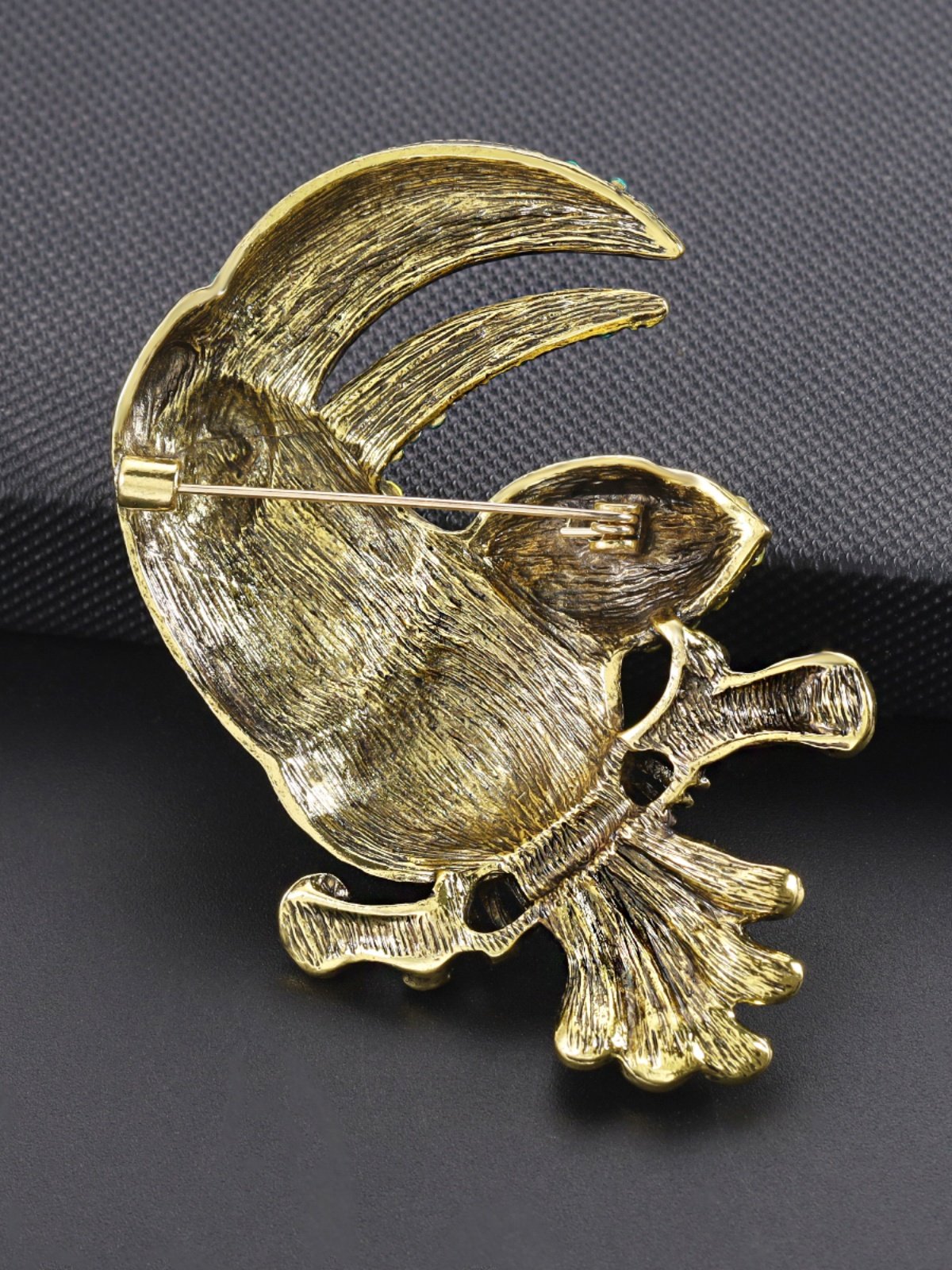 Exaggerated and Grandiose Animal Brooch with Full Rhinestone Alloy Design of a Toucan Parrot for Women, Suitable for Cross-Border Trade and Clothing Accessories