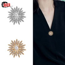 Sun Flower Alloy Pearl Brooch Womens Anti-Walking Light Fixed Pins Light Lavish Fashion Chest Flowers Clothing 100 Matching Accessories