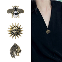 Retro doing old skulls skull head honeybee plethorax alloy minimalist pin hat anti-walking light neckline pressed brooch