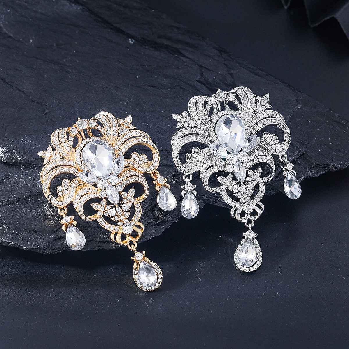 European and American Retro Elegant Crystal Glass Brooch, High-End Banquet Dress Accessories, Brooch, Corsage, Anti-Exposure Jewelry