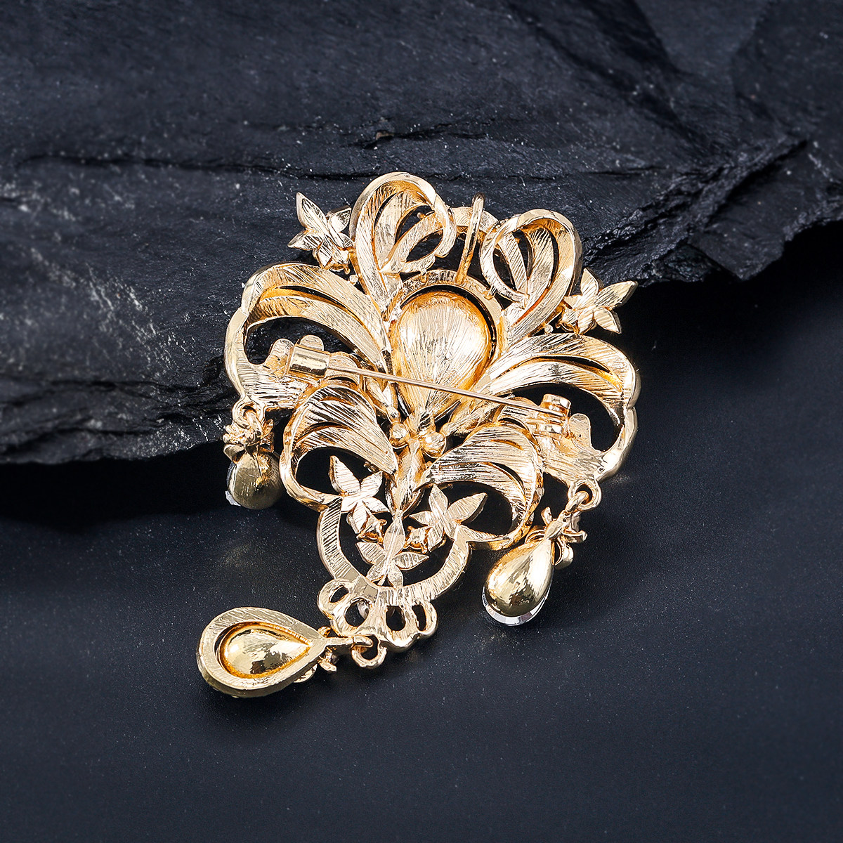 European and American Retro Elegant Crystal Glass Brooch, High-End Banquet Dress Accessories, Brooch, Corsage, Anti-Exposure Jewelry