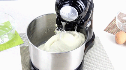 Eggbeater điện gia dụng nướng bột trộn nhỏ bánh máy xay để bàn cầm tay tự động kem lắc đầu - Máy trộn điện máy trộn bột 2kg