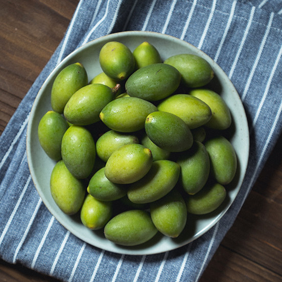 2 pounds Fujian Fuzhou Minqing No 2 Lingfeng Sandalwood olives Fresh olives Green olives Green fruits are now picked from the place of origin straight hair