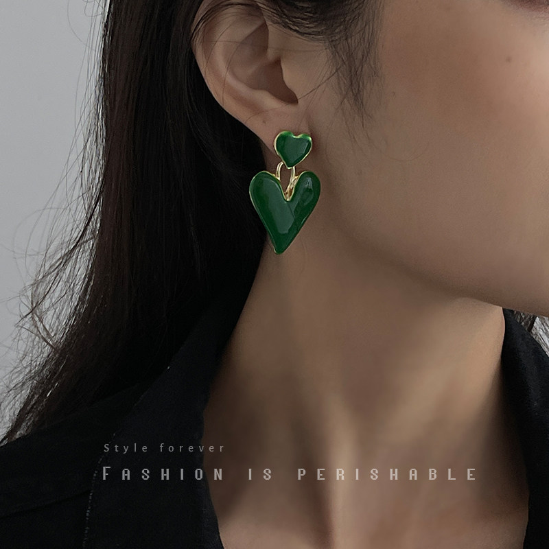Hertz Studio Korean retro green Love earrings niche design sense ins earrings female earrings ear clip tide