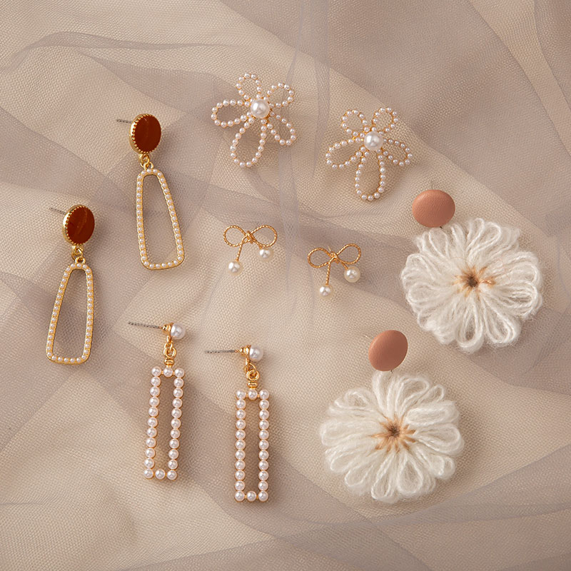 5 piece set of temperament earrings female gentle elegant pearl earrings French simple and versatile autumn and winter tassel earrings