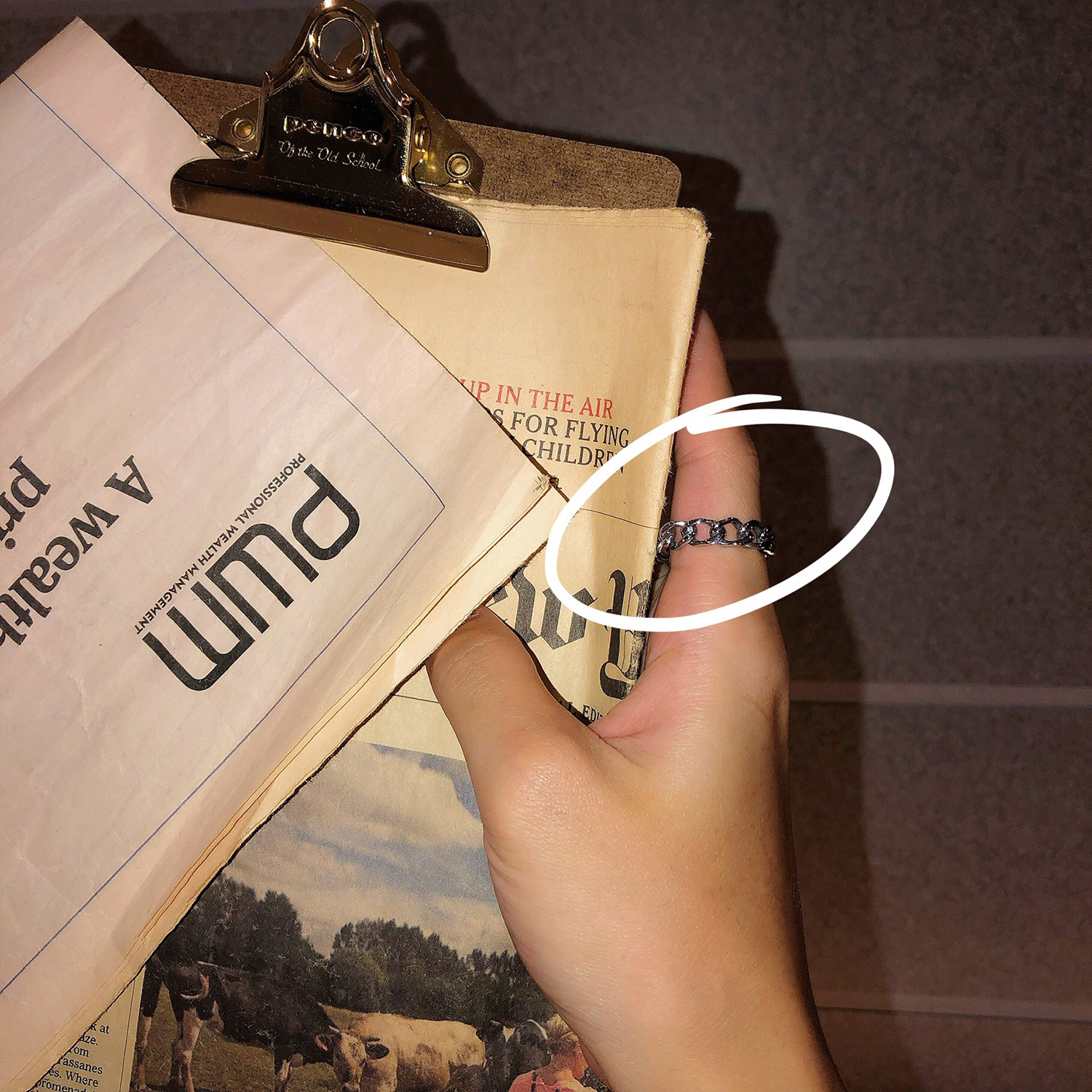 19studio Korea ulzzang brief titanium steel student retro hollowed-out twist chain ins and men and women