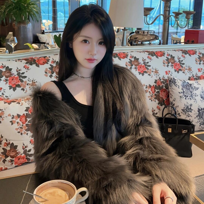 2025 Autumn/Winter New Dark Gray Green Fox Fur Coat Women's Short Loose Raccoon Fur Young Women's Coat
