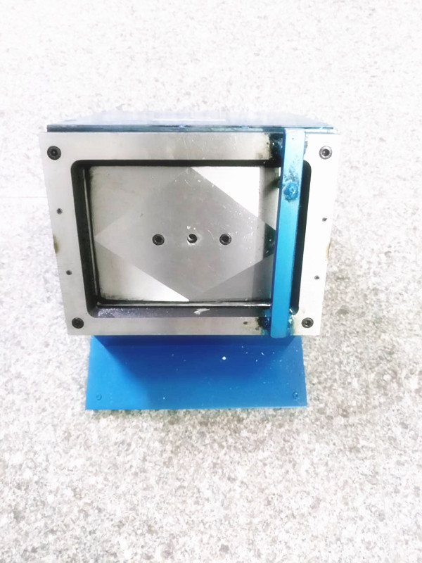 Set as integral cabinet wardrobe furniture home wood board floor single-hole color card machine PVC cutting machine cutting machine punching machine
