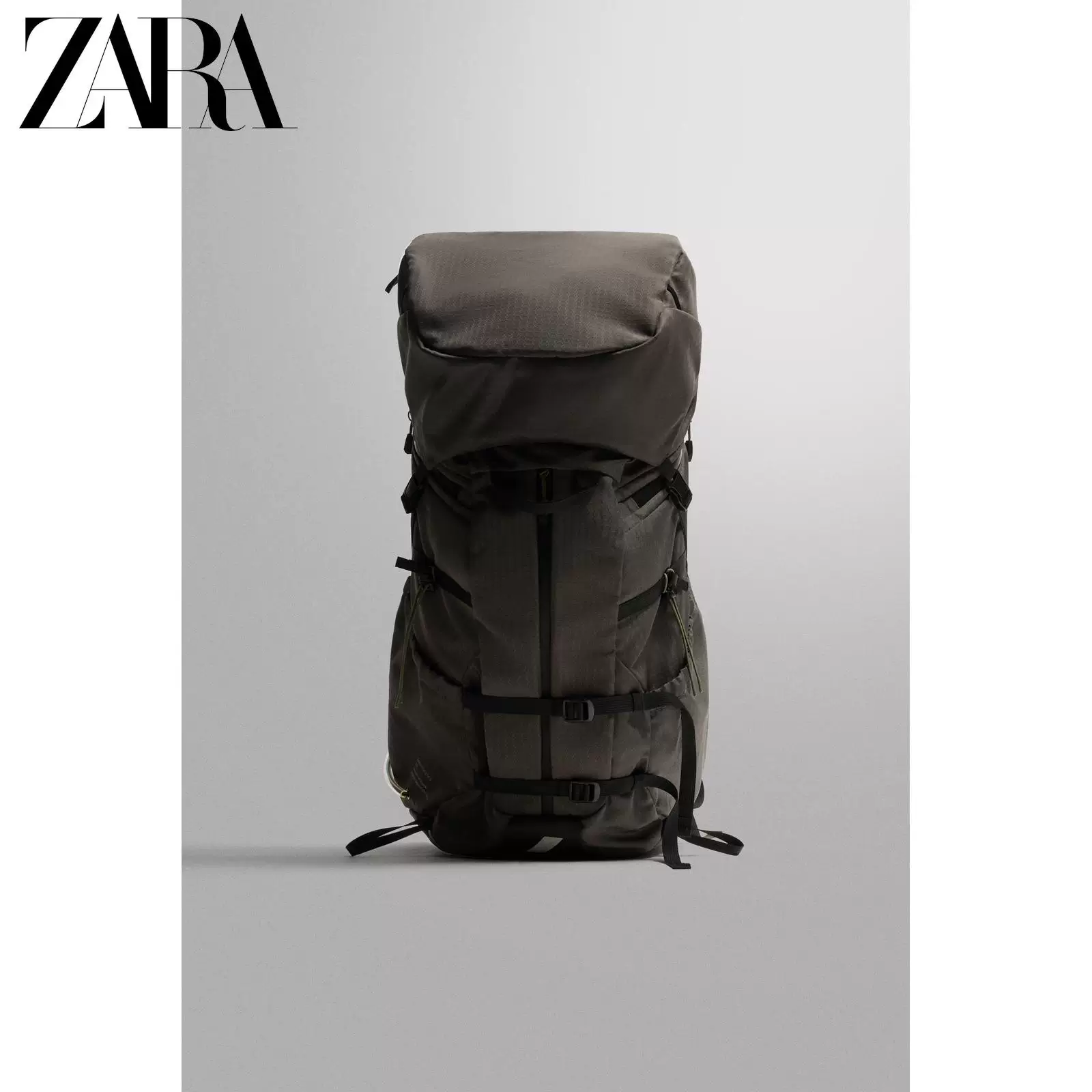 ZARA 2025 Зимние новые товары Мужская сумка лыжная серия спорт технология ткань рюкзак 3214720 802