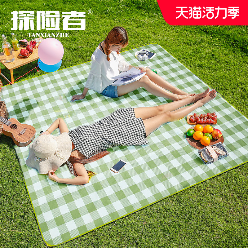 Picnic mat Moisture proof mat thickened field picnic outdoor mat Portable waterproof picnic picnic cloth net red ins wind