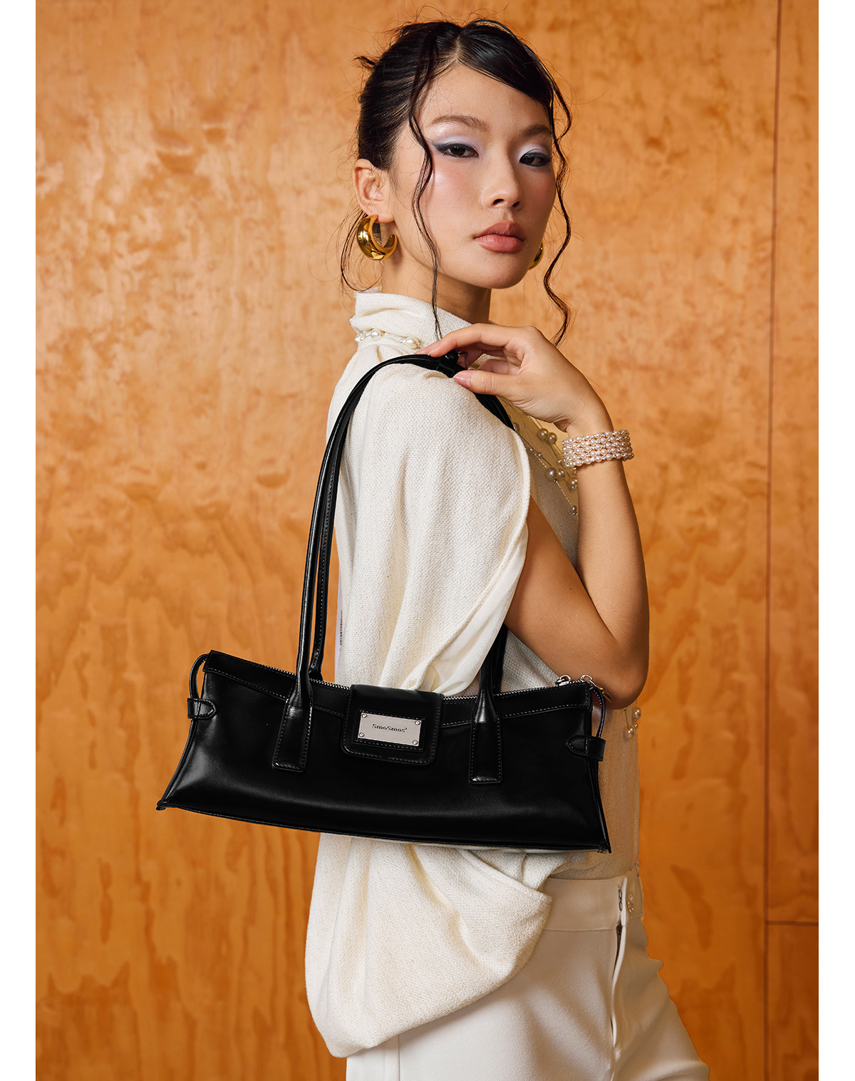 SmoSmos Black Leather Zip-Top Baguette Bag