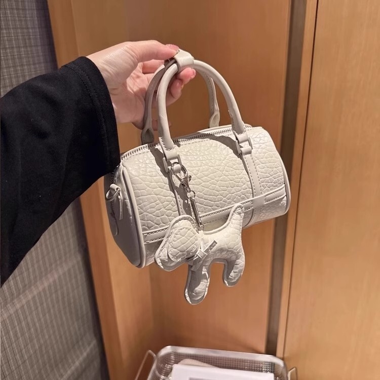 Light Luxury Niche Handbag Pillow Bag 2025 New Genuine Leather Women's Bag Fashionable Single Shoulder Crossbody Boston Bag