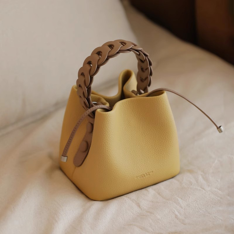French Bag Women's Light Luxury Tote Bag 2026 New Genuine Leather Simple Bucket Bag Fashionable Crossbody Bag French Bag Women's Light Luxury Tote Bag 2026 New Genuine Leather Simple Bucket Bag Fashionable Crossbody Bag