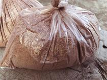 Natural fragrant wood wood flooring anti-bug powder solid wood composite floor special anti-insect moth-proof pure camphor wood old root scraps