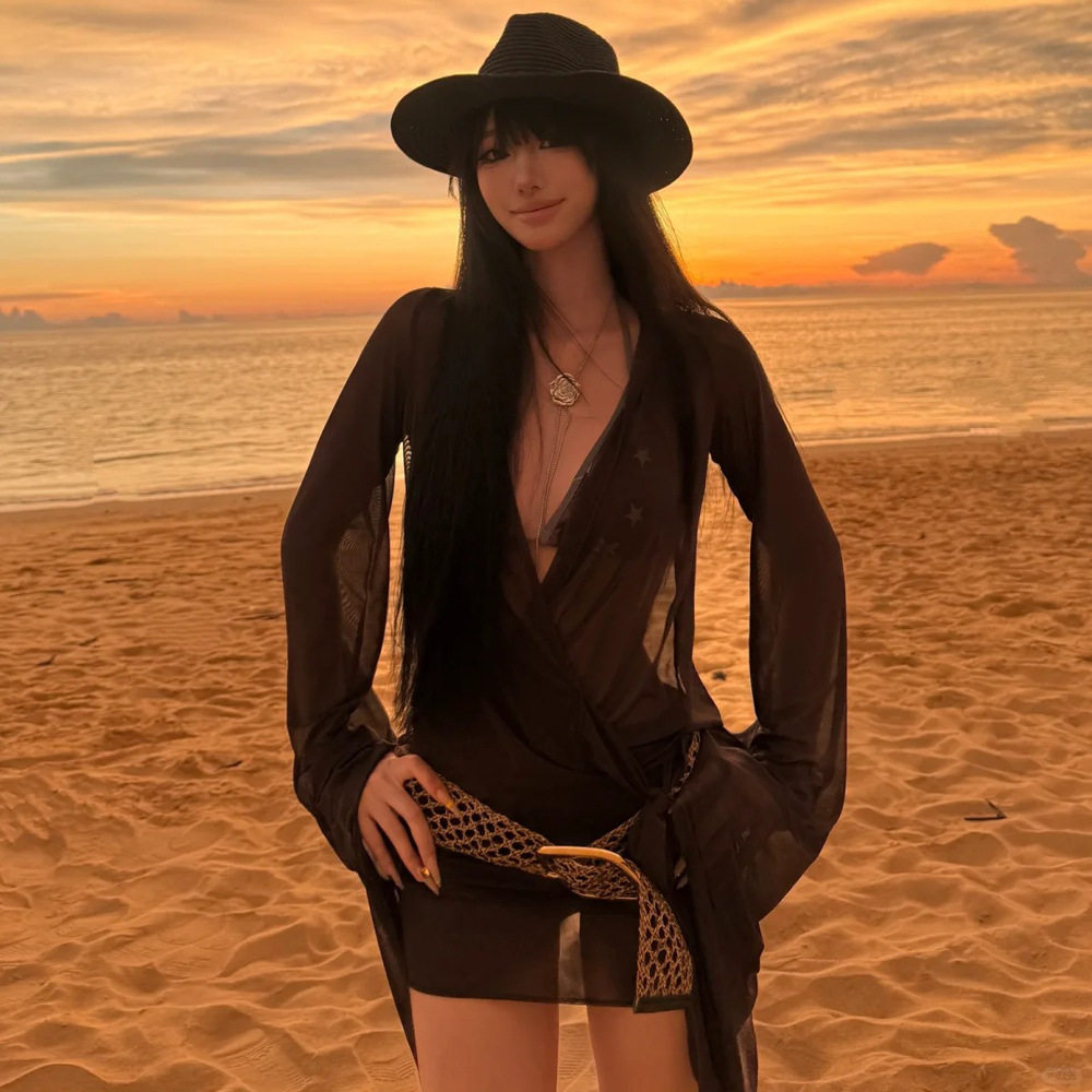 蜜月海岛度假必备？比基尼罩衫如何让小胸更迷人？