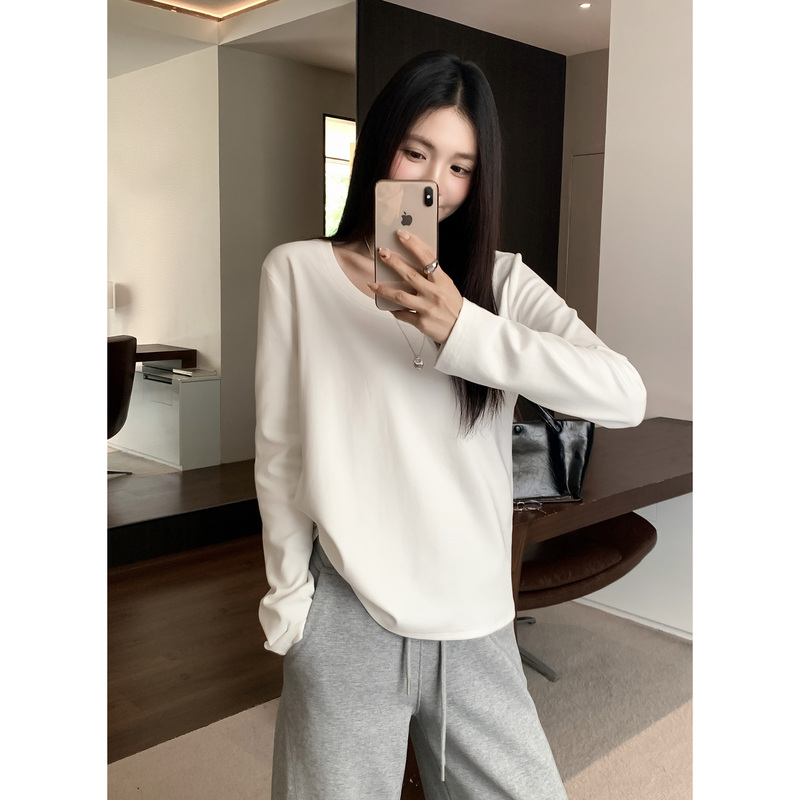 White Round Neck Long-Sleeve T-Shirt for Women, Early Autumn 2026 New Style, Simple, Loose, Slimming, Inner Layering Top