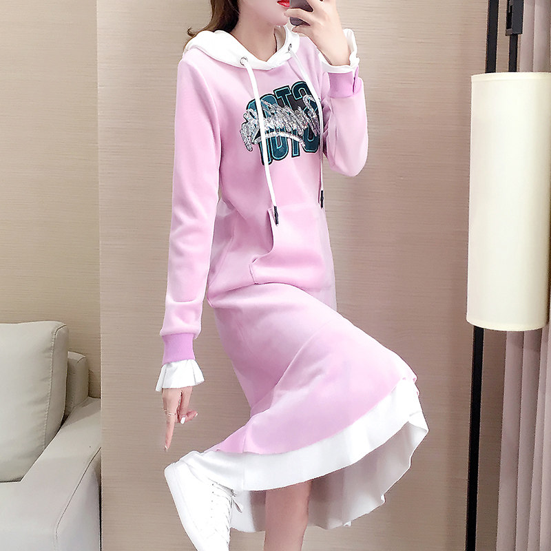 Golden Velvet Clothes 2020 New Woman Middle Long - sleeved Dress Female in Long - sleeved Dress in the Long - sleeved Cake