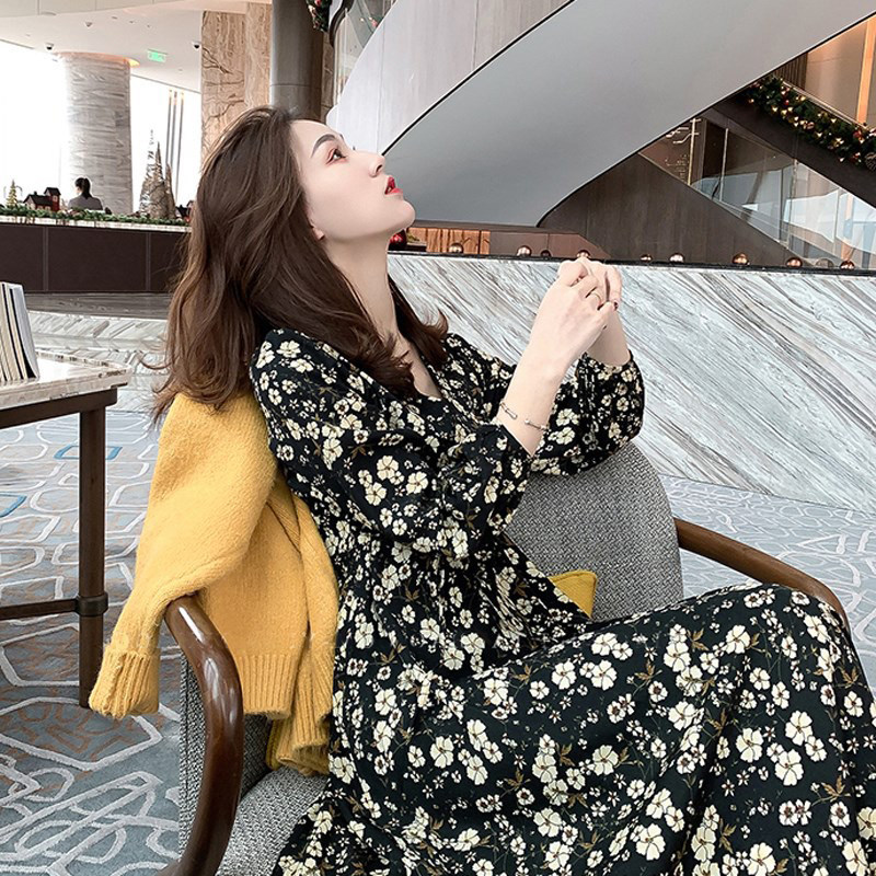 Beautiful to foul explosive style dress women's 2023 spring and autumn new waistline slim temperament long-sleeved floral long skirt