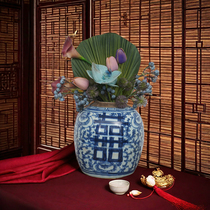 During the Republic of China blue and white porcelain double happiness jars tea jars flower arrangements vases space decorations film and television photography props