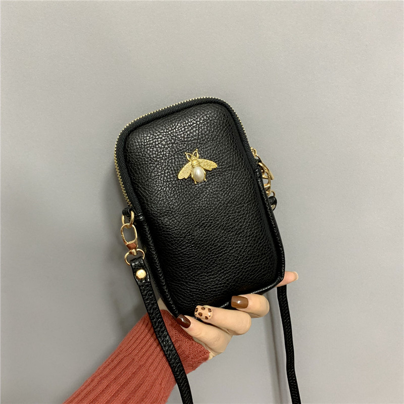 Texture Small Bag Pack Woman 2022 new Chaorea-Japan version of the ocean pie 100 hitch Shoulder Oblique Satchel Bag in Europe and America Mobile Phone Package
