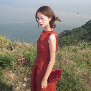 2026 New French Retro Red Linen Sleeveless Vest Women's Summer Seaside Vacation Style Skirt Two-Piece Set