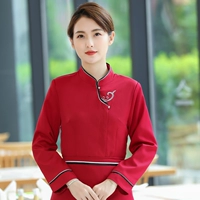 Красный лонгслив, фартук