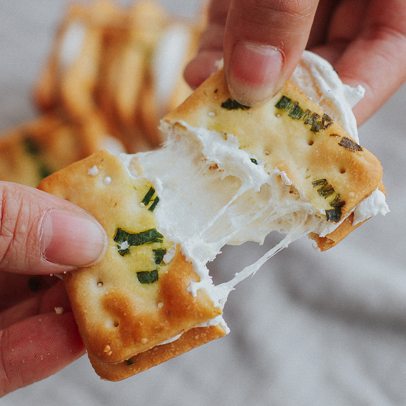 Lotus Sung Onion Scarlet Rolling Cake Net red Snacks Clean Filament Flavour Soft Piece Casual Food