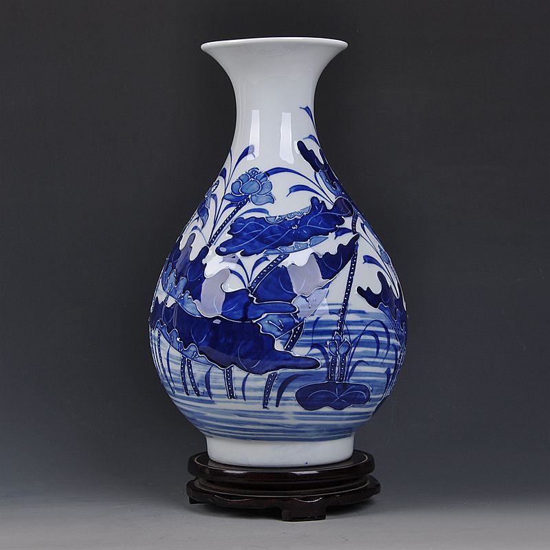Jingdezhen ceramics relief modern blue and white porcelain vase home sitting room adornment handicraft furnishing articles