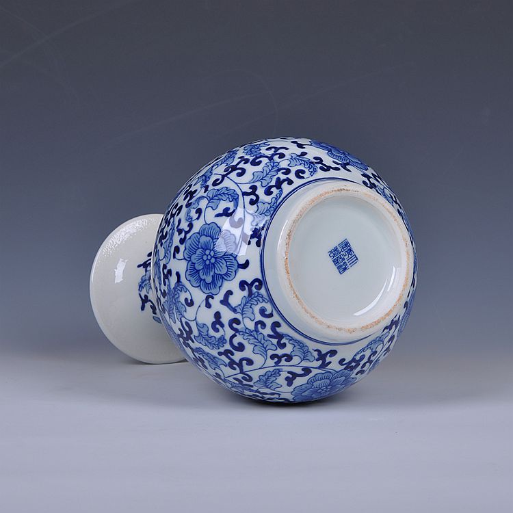 Jingdezhen blue and white bottle of classical Chinese hand - made ceramics archaize sitting room porch household adornment handicraft furnishing articles