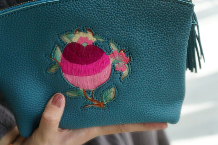 At the end of the day forget the world of Senshu, one of the lonely woods of the late Qing Republic of China and one of the pockets of old embroidery