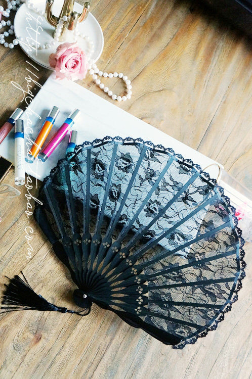 Small Things Can Change the Life Saving Clothing to Promote the Reaesthetic's Expendite Lace Fan