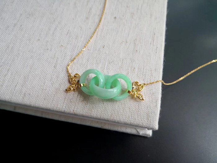 In ten, the spring wind is not as good as you are alone, the jade of the emerald three has been married and appreciated