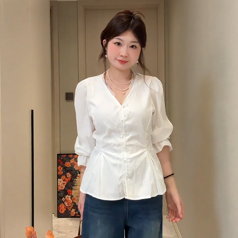 Plus Size French Lace Patchwork Long-Sleeve White Shirt for Women, Autumn Slimming High-End Waist-Cinching Blouse Top
