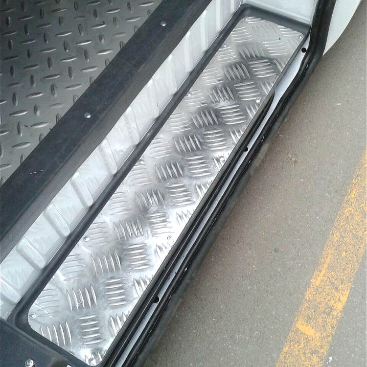 Full-Shun retrofit stainless steel flooring Jiang Suzuki Motor accessories Ford Classic interior wagon foot pad pull-in cushion