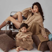 Clothing mother and son mother and daughter family portrait sweater photography theme photo studio photography internet celebrity style parent-child coffee color twist
