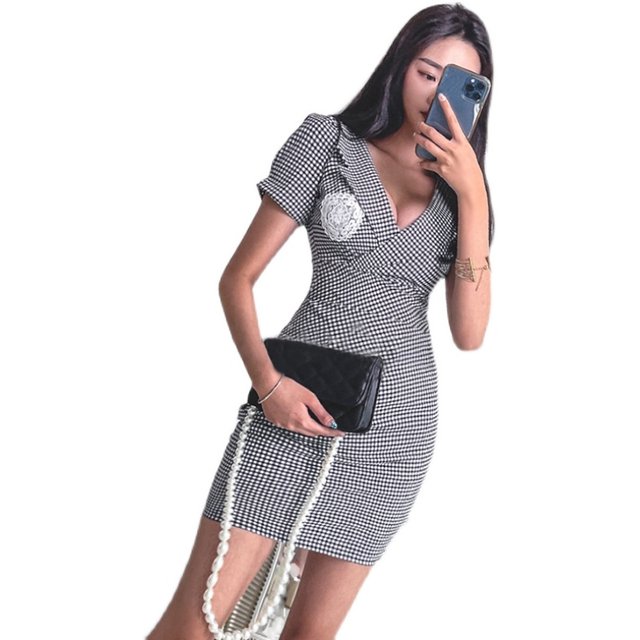 Fat mm sexy slim short-sleeved dress 2024 new plus size women's fat girl V-neck belly-covering butt-cover short skirt