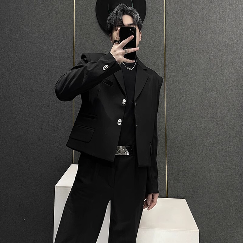 2026 New Spring and Autumn Niche Shoulder-Padded Short Blazer for Men, High-End Casual Loose-Fitting Suit for Men 2026 New Spring and Autumn Niche Shoulder-Padded Short Blazer for Men, High-End Casual Loose-Fitting Suit for Men