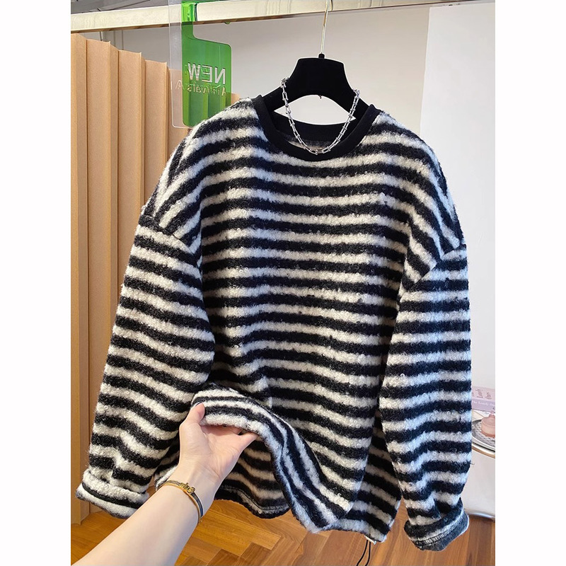 Fleece-Lined and Thickened Lamb Wool Coat for Women, Autumn and Winter 2025 New Style, Loose Brushed Velvet, Soft Color-Blocked Striped Top