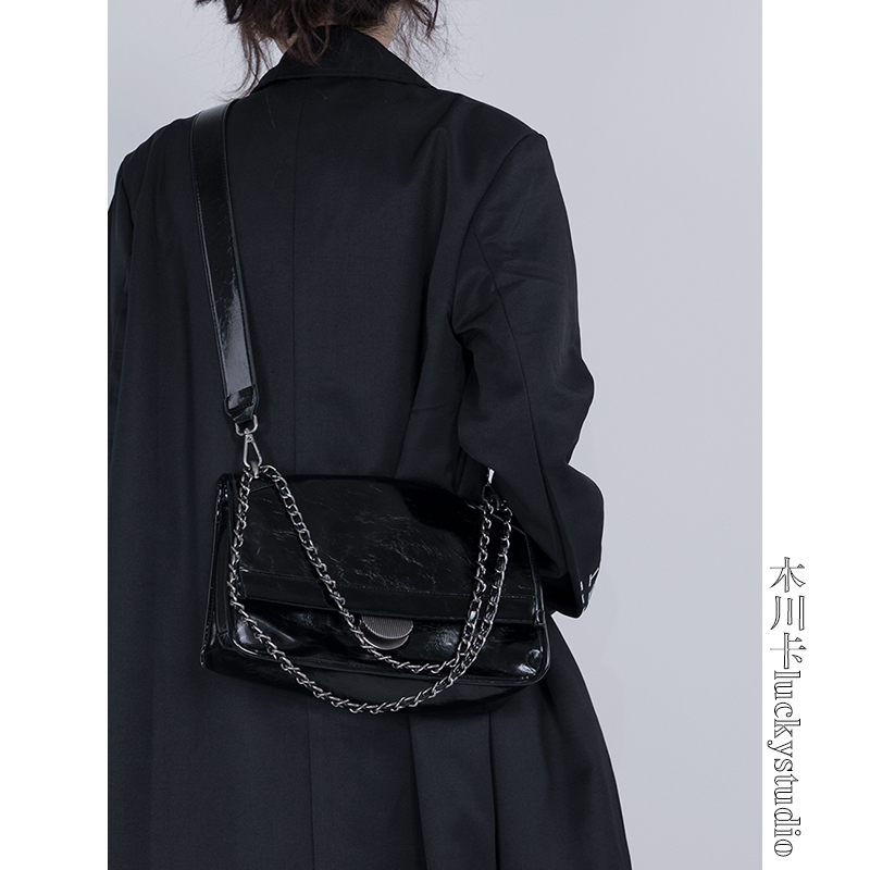 Mukawa Card Fashion Crossbody Bag Soft Leather Vintage Commuter Tote Bag Motorcycle-Style Chain Underarm Bag Handbag